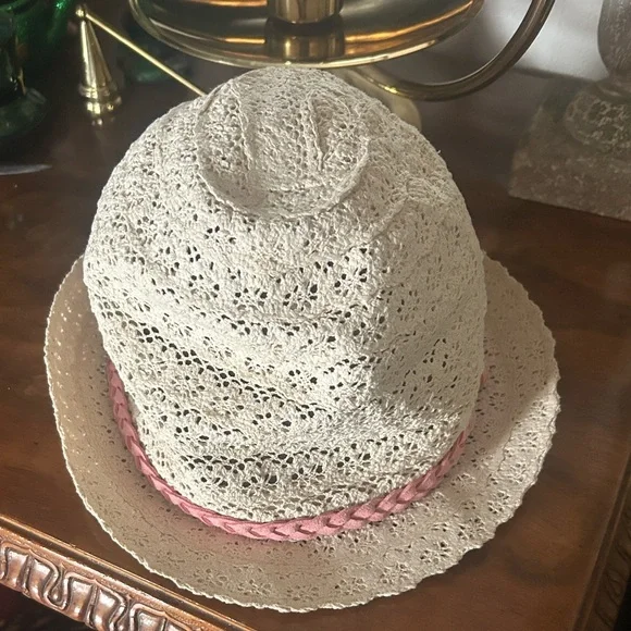 Vintage Cream Crochet Lace Hat - Picture 14 of 14